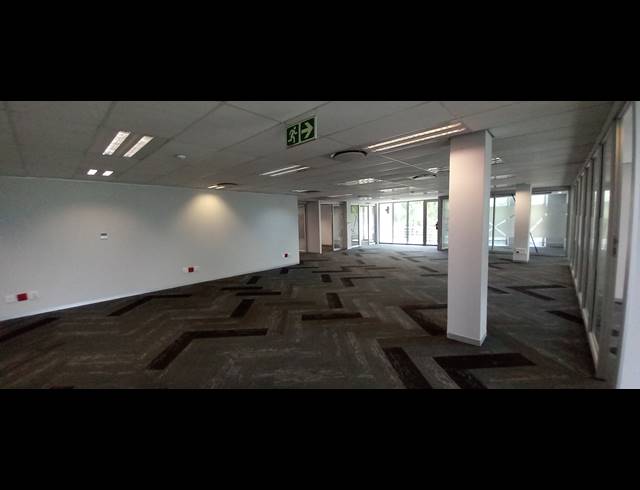 527M² OFFICE TO LET IN BRYANSTON